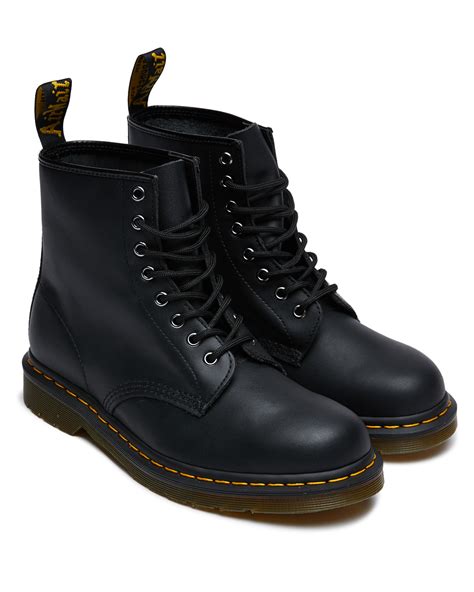 Dr. Martens 8